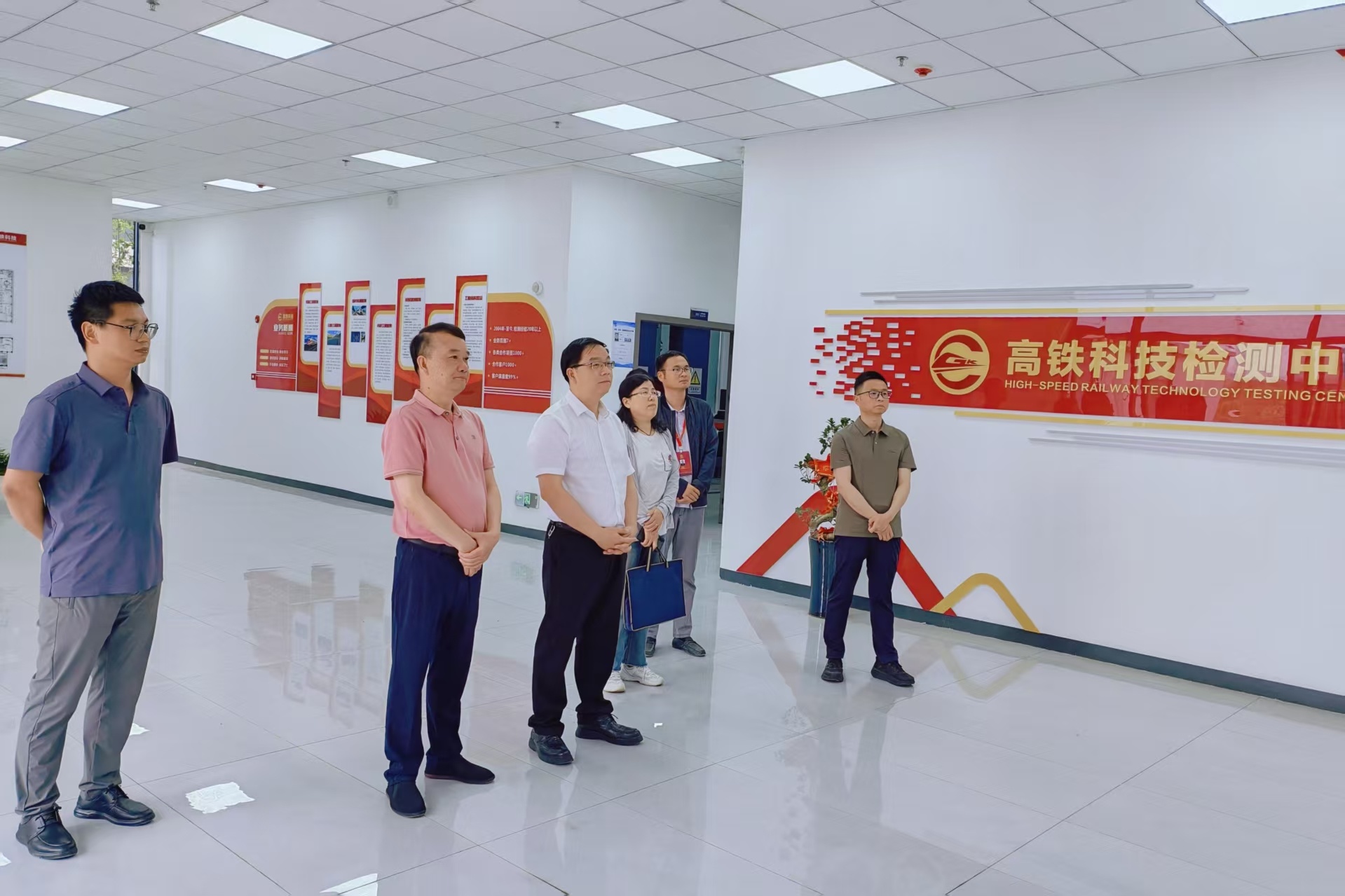 Hội Kiểm tra Kiểm định Hồ Nam đến thăm và trao đổi tại Công ty Công nghệ Tàu cao tốc